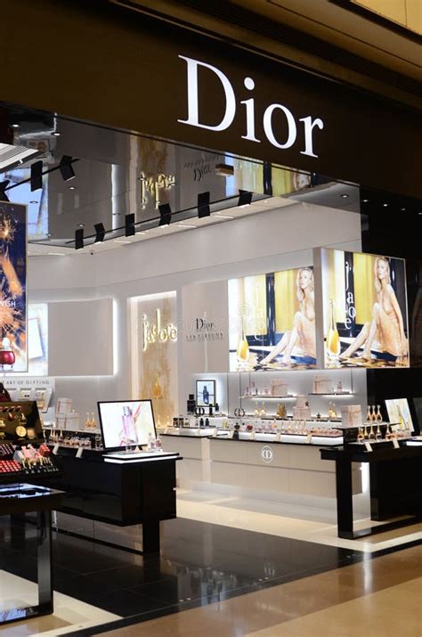 Dior Retailer in meiner Nähe .